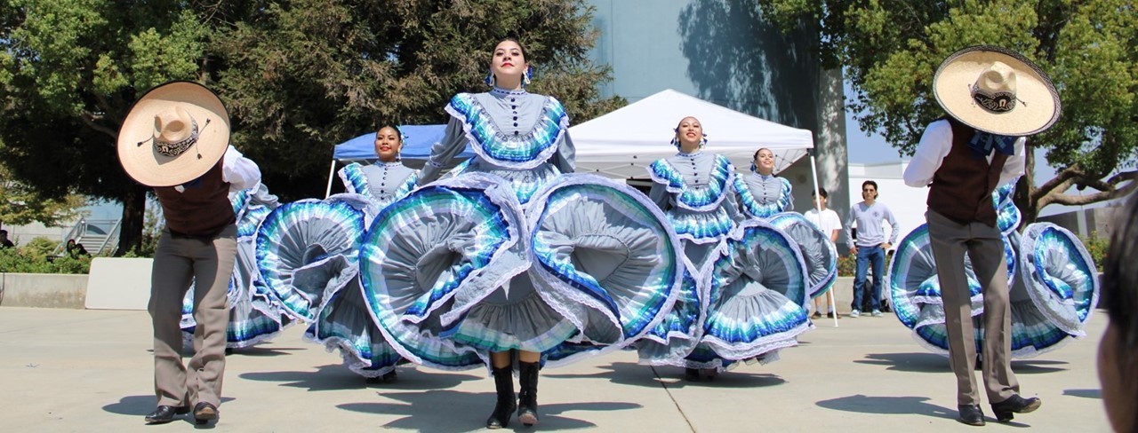 Folklorico performing during lunch activities 